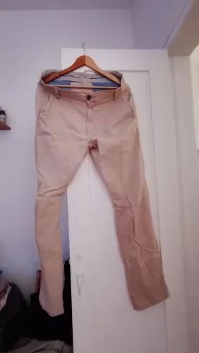 Calça bege em tecido chino Tam 42