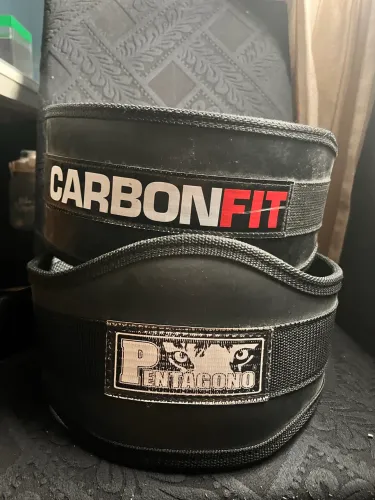2 cinturões de musculação