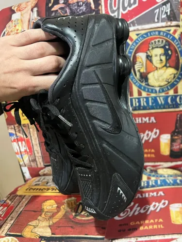 NIKE Shox R4 TAMANHO 41 (primeira linha) - Usado em bom estado.