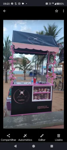 Carrinho para doces com prateleira refrigerada e caixa térmica desmontavel