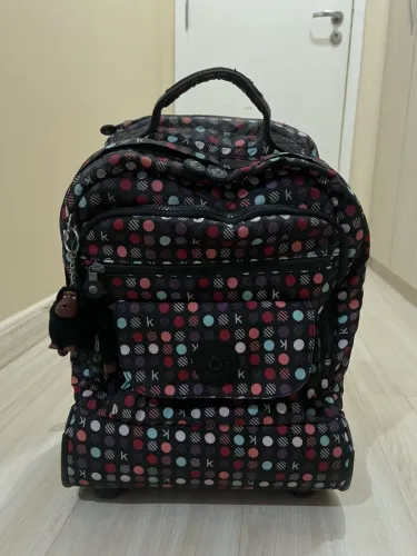 mochila kipling com rodinhas original estampada (2 em 1)
