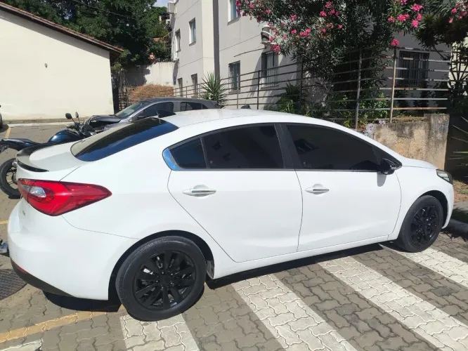 Kia Motors Cerato 1.6 16V Flex Aut. 2014