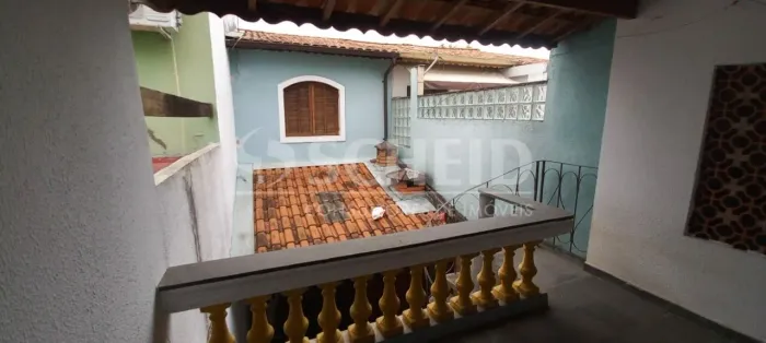 Casa 82m2 no Campo Grande, 2 quartos, sala, cozinha, churrasqueira, depósito nos fundos e