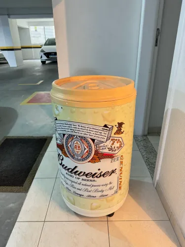 COOLER / BARRIL BUDWEISER RETRÔ - R$ 200
