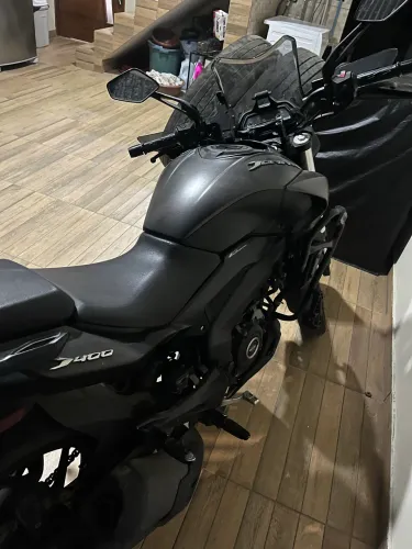 Moto Dominar 400