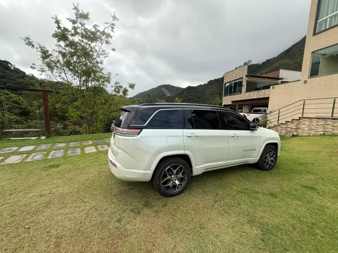 Jeep Commander Overland T270 1.3 TB Flex AUT 2023
