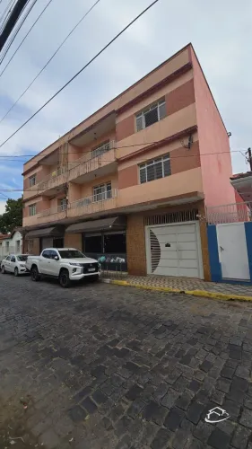 Apartamento à venda no Centro de Lorena-SP.