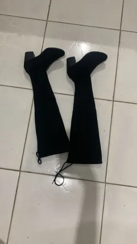 vendo bota cano longo tamanho 36 (veste um 37)
