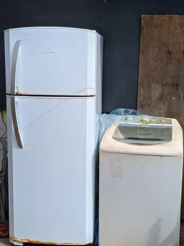 Geladeira e máquina de lavar pra consertar