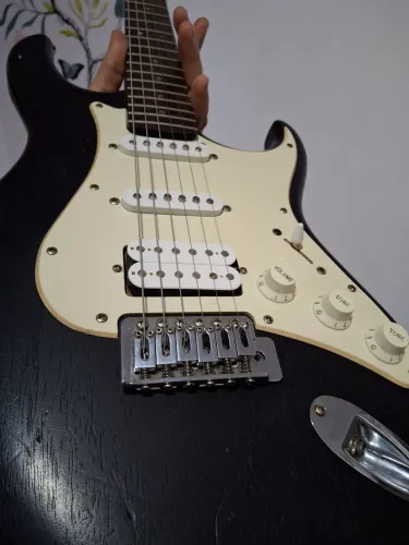 Troco Guitarra Cort Indonésia Stratocaster