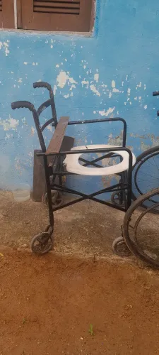 2 cadeira de roda usada