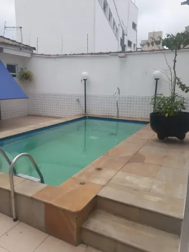 Casa com 3 dormitórios, piscina, espaço gourmet com churrasqueira, 2 vagas !