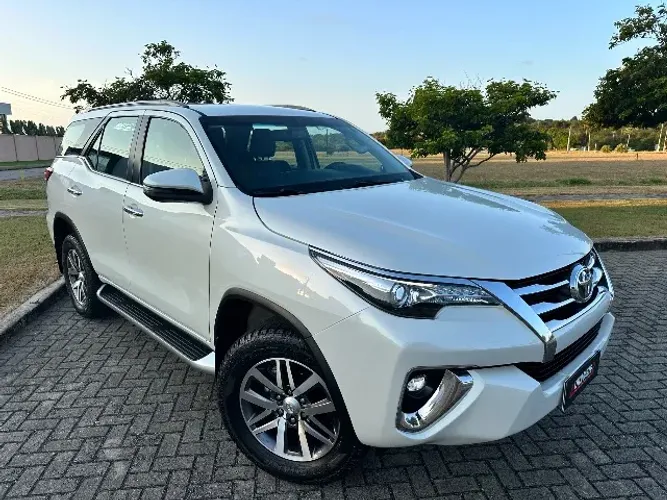 Toyota Hilux SW4 SRX 4X4 2.8 TDI 16V Dies. Aut. 2018