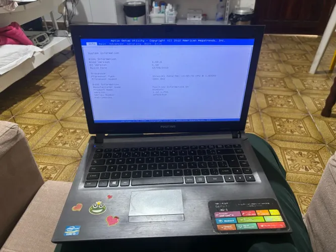 Notbuk semi novo! Travou nessa tela. Só vendo 280$