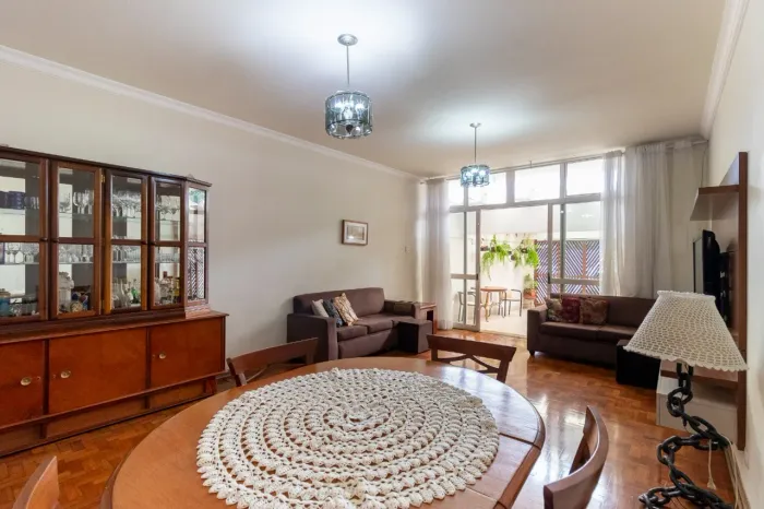 Casa para venda em Campo Belo com 4 quartos, sendo 1 suíte, 200m²