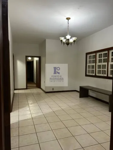 Casa Térrea Ampla, Renovada para locação no bairro Taquaral em Campinas SP.
