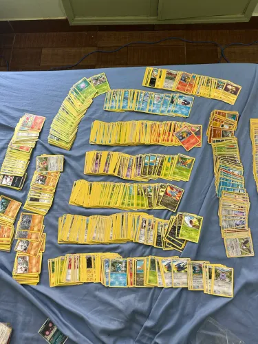900 cartas de Pokémon vintage foil é comum de 2012 a 2016