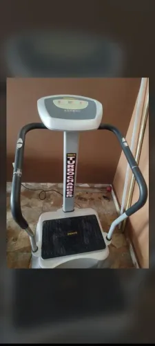 Plataforma vibratoria. ..Semi Novo