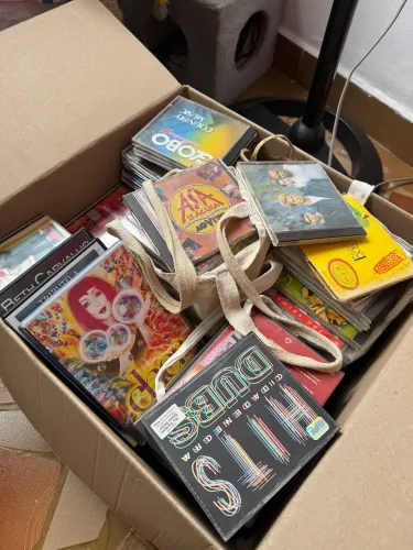 Lote com mais de 150 CDS