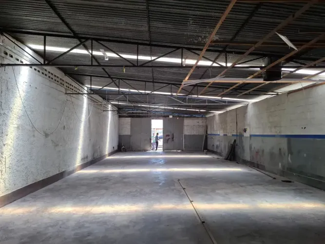 GALPÃO P/ LOCAÇÃO 200 M2 C/ ÁREA DE APOIO LATERAL P AV DAS TORRES!