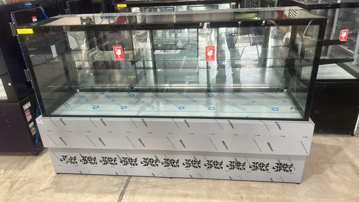 Vende se vitrines padaria