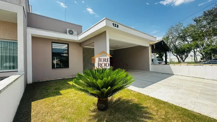 Casa para venda e locação no Condomínio Village do Sol em Pindamonhangaba/SP.