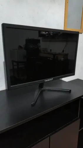 Kit 2 monitor 20 polegadas 1 com HDMI e outro sem ,mãe com processador e memória 