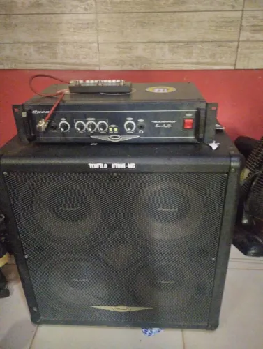 Gabinete Oneal OBS 410 para contrabaixo 300w e Amplificador O'Neal OCB 1000HX 350w