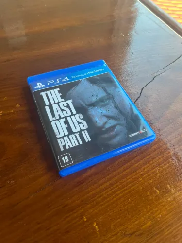 The Last of Us Parte II para PlayStation 4, em ótimo estado de conservação.