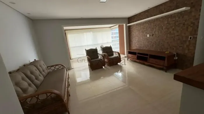 Imóvel para aluguel com 100 metros quadrados com 3 quartos