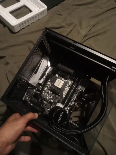 Ryzen 7 5700x + b450m steel legends + 16gb Fury ORIGINAL!! + Water 240m + 500w redragon 
