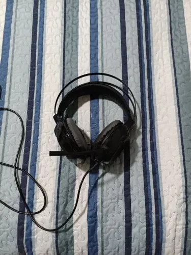 Headset Gamer (borracha descascando) com fio sem caixa