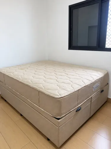 Cama queen com box baú