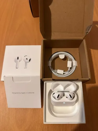 Air Pods 4 com cancelamento de ruído