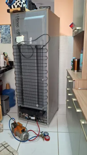 Gas para geladeira e serviço