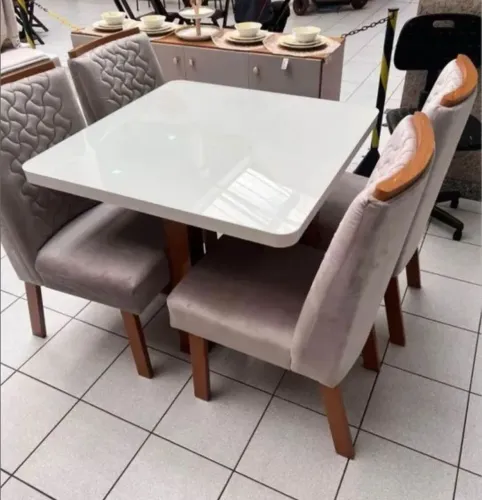 Mesa de jantar Jane com 4 cadeiras 