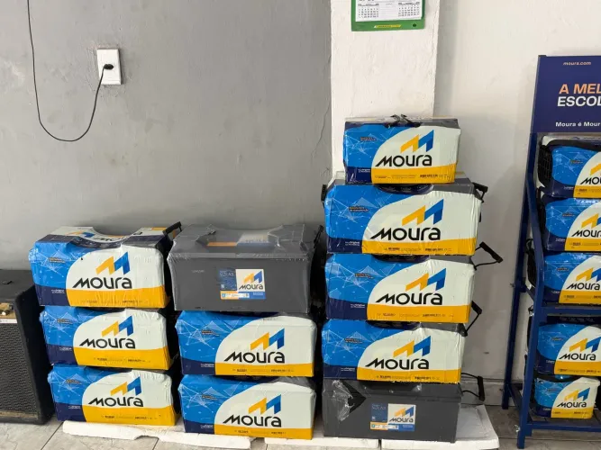 Bateria caminhão 150amp 180amp 220amp MOURA