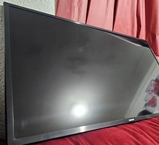 Tv Samsung Smart 40 polegadas Necessário Trocar LED