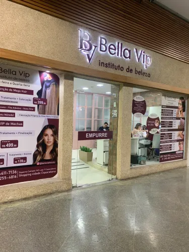 Auxiliar de cabeleleiro e manicure