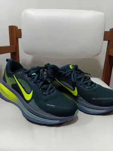 Tênis Nike Vomero Plus Masculino