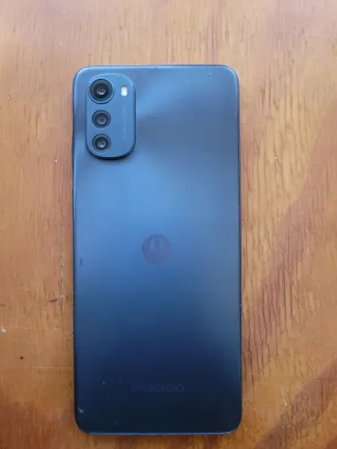 TORRO CELULAR MOTOROLA E32 USADO EM BOM ESTADO COM CAIXA
