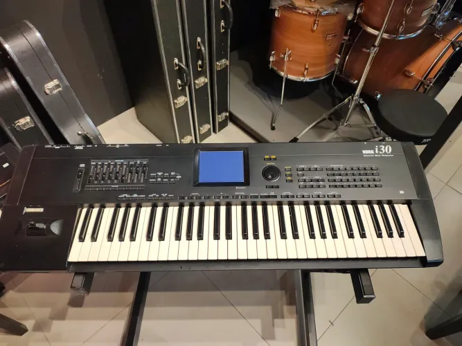 Teclado arranjador korg i30