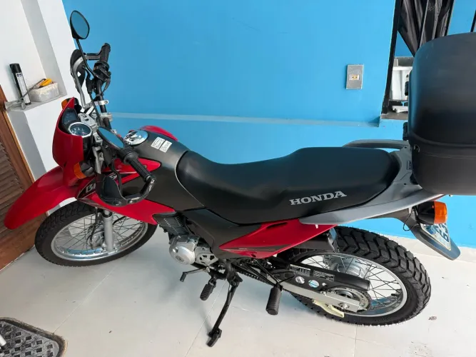 Honda Bros 150 És, com vários acessórios com apenas 18.000 mil kms