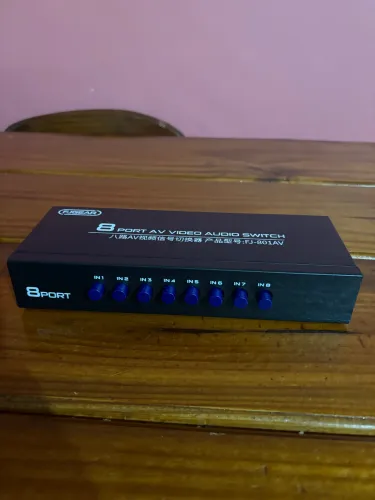Splitter Seletor de áudio e vídeo RCA - Composto 8x1 