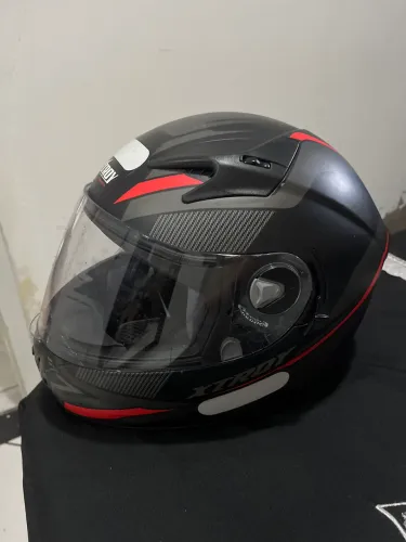 Capacete Xtroy com viseira interna