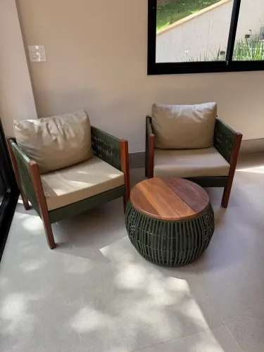 Vendo conjunto mesa e 2 cadeiras corda náutica para ambiente externo