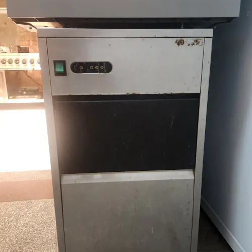 Maquina de Gelo com defeito