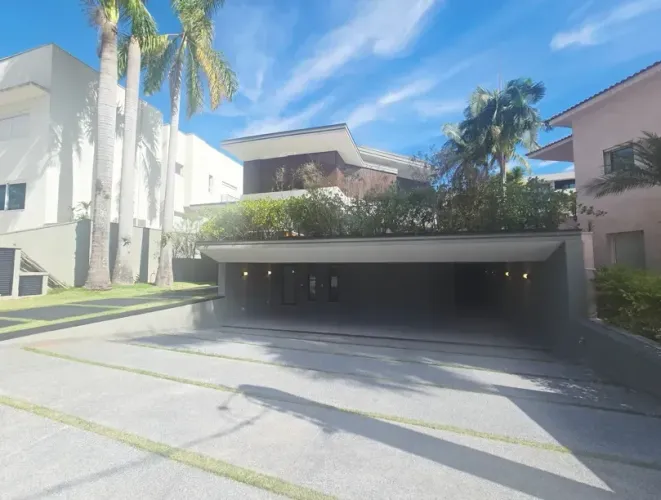 Casa sobrado alto padrão à venda no condomínio Residencial Alpha Zero em Barueri - SP