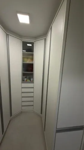 Vendo guarda roupa CLOSET