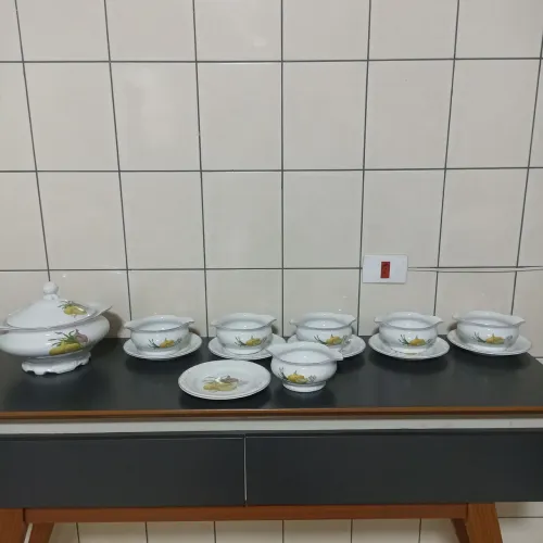 Sopeira Antiga em Porcelana 